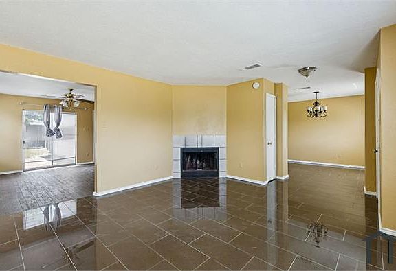 4th image of 12719 Bluffview Dr