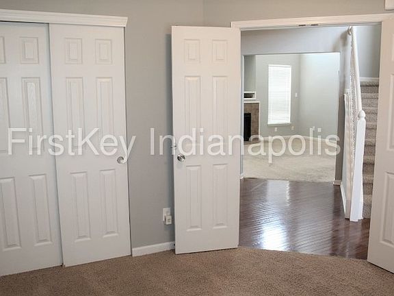5th image of 8778 N Autumnview Dr