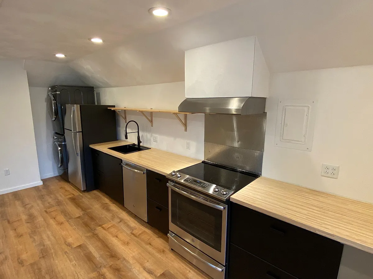 Building Photo - 407 Jackson St #1/2