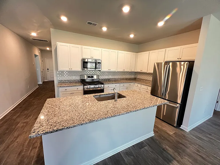 104 Dogwood Ln — Photo 12