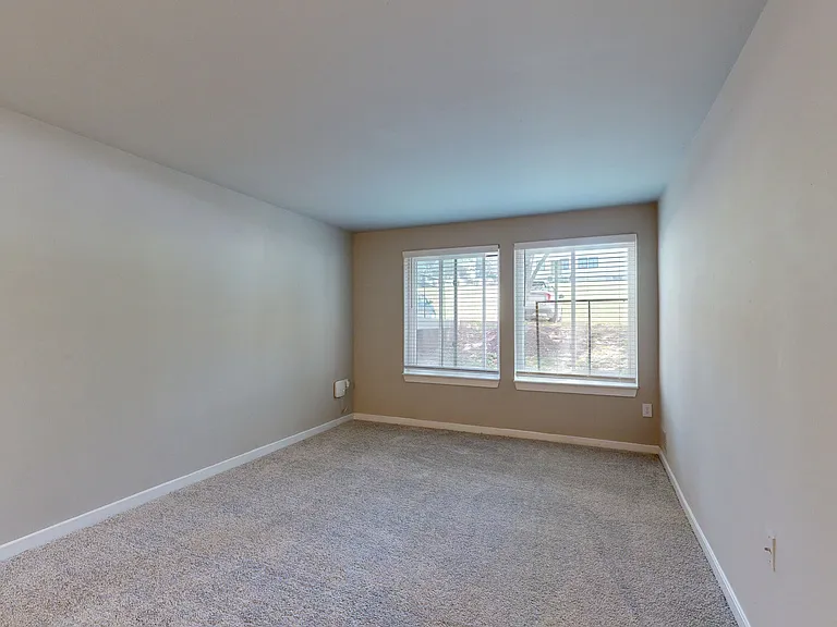 Seneca Place — Photo 45