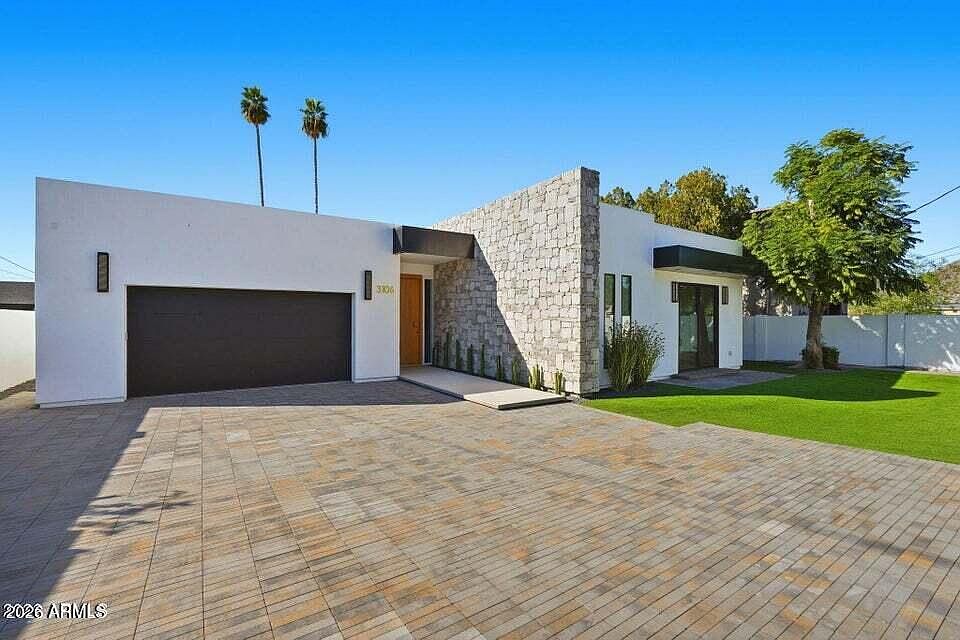 1st image of 3106 N VALENCIA Lane