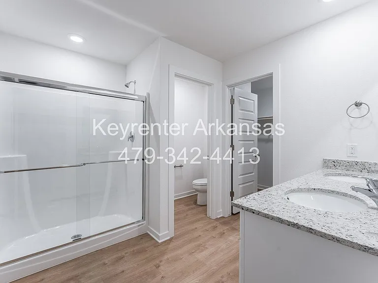 551 Shepherd St — Photo 12