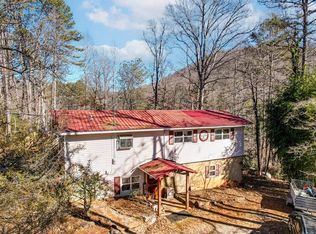 69 Misty Hill Ln, Franklin, NC 28734