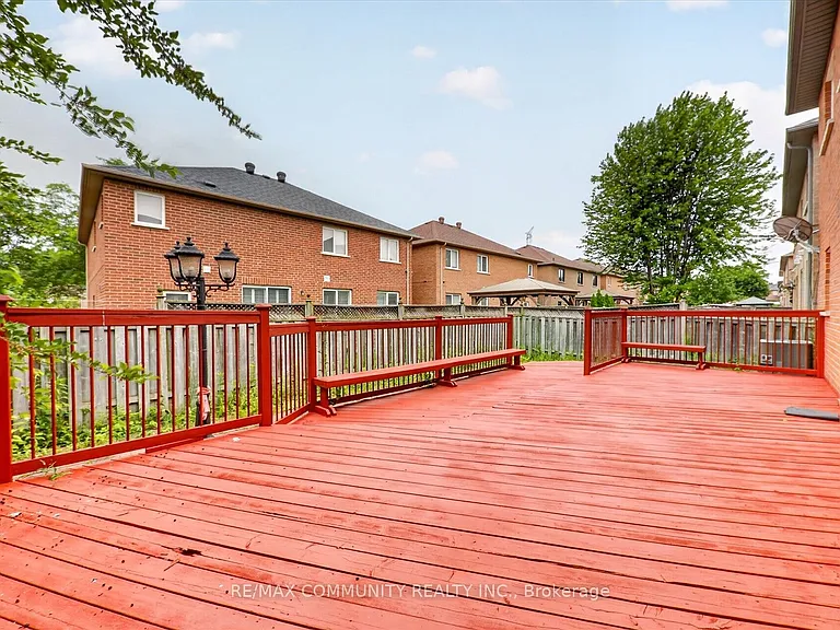 29 River Forest St W — Photo 22
