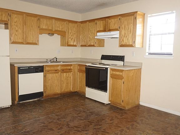 5th image of 904 Clairidge Ave APT C