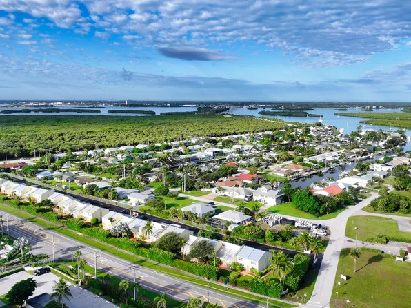 2801 N Highway A1a APT D, Fort Pierce, FL 34949