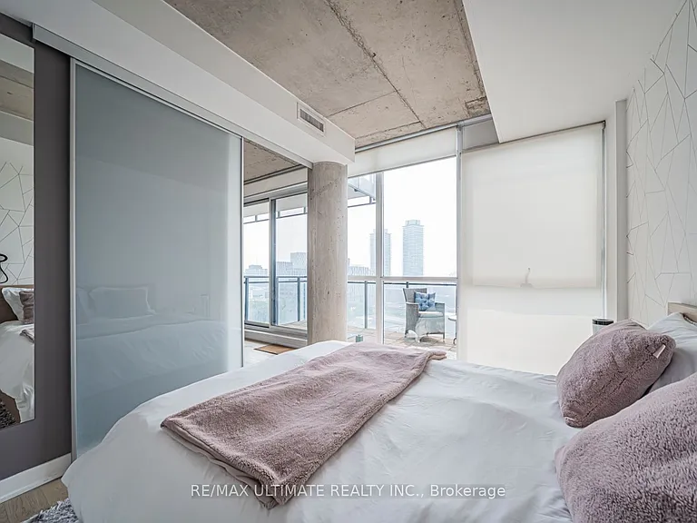 318 King St E #1108 — Photo 19