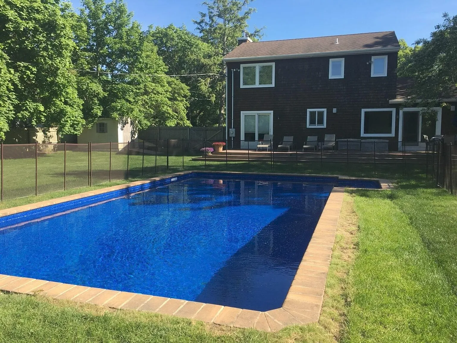 Renovated Home in Quiogue with Pool — Photo 2