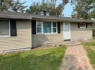49 Spruce St, Central Islip, NY