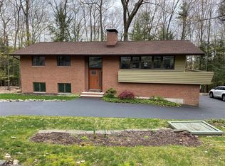 3355 Laurie Brook Dr, Binghamton, NY 13903