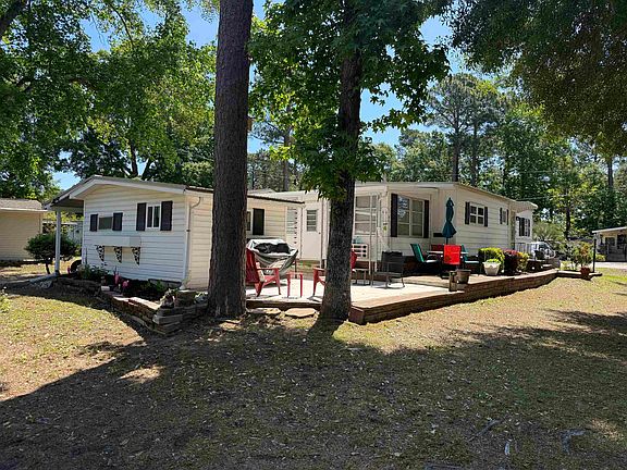 2nd image of 2926 Holly Rd.