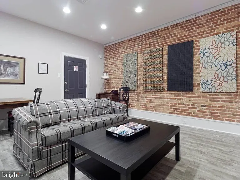 131 S Broadway #200 — Photo 2