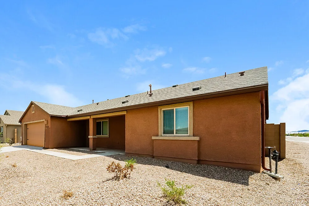 3 bed, 2.0 bath, 1531 sqft, $1,895 — Photo 3