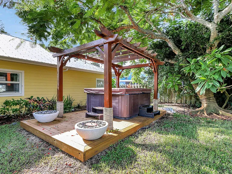 7501 S Indian River Dr — Photo 11