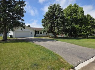 112 El Camino Dr, Norfolk, NE 68701