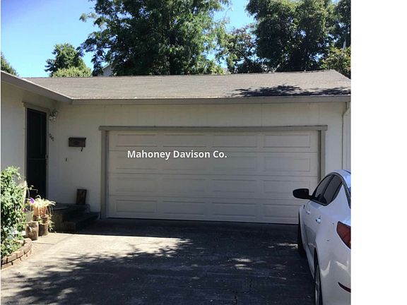 2nd image of 1060 Antone Way