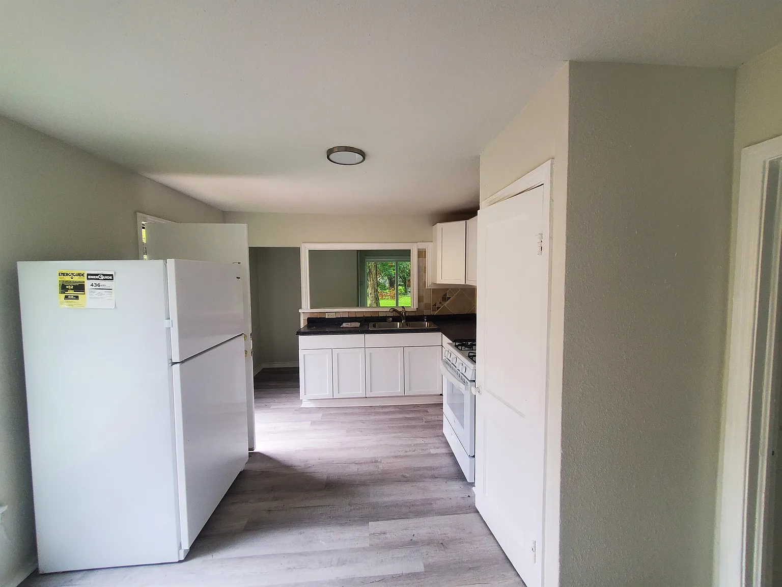 515 Carver Avenue - 1 — Photo 4