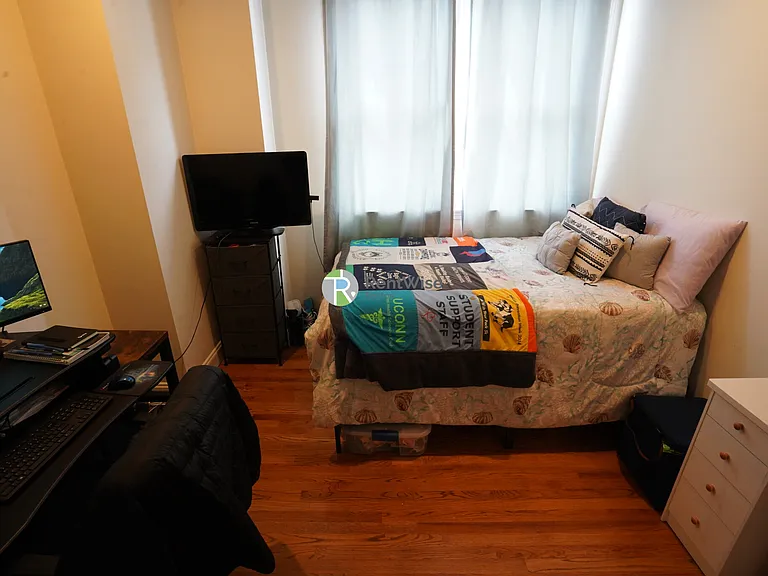 550 E 3rd St #1 — Photo 12