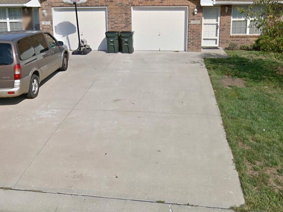 1st image of 1420 SE Southbrooke Dr