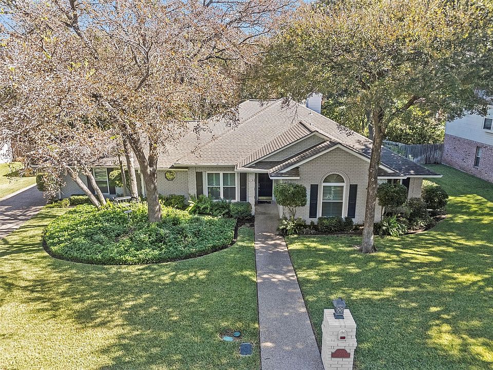 1st image of 10007 Creek Bend Dr