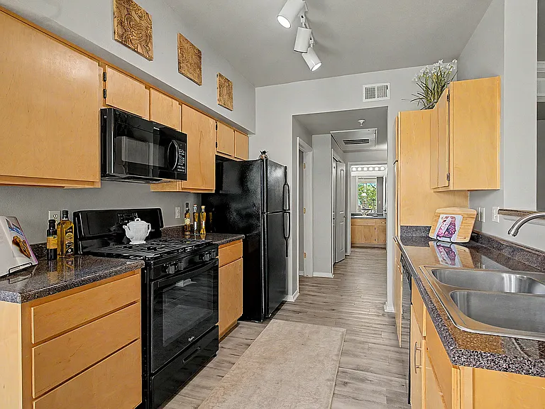 6200 Montano Plaza Dr NW Albuquerque, NM-42