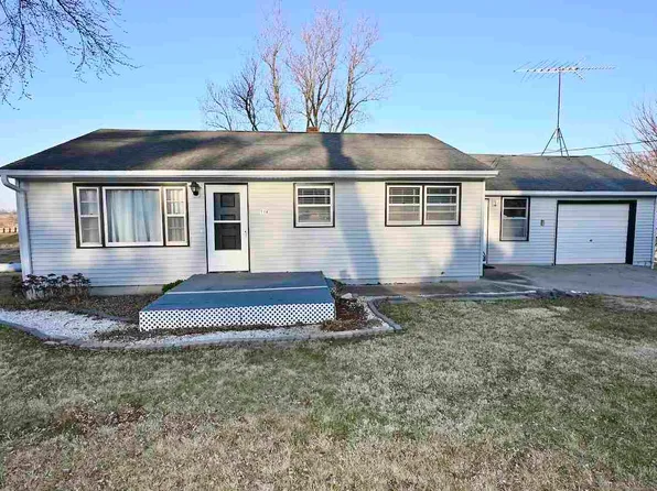 114 S West St, North English, IA 52316