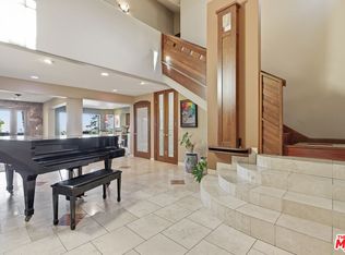 3664 Gleneagles Dr, Tarzana, CA 91356