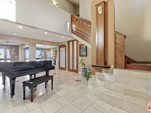 3664 Gleneagles Dr, Tarzana, CA 91356