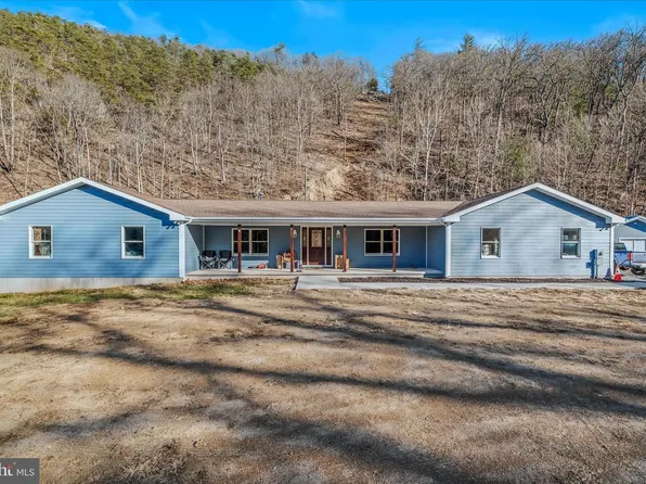 1920 Sir Johns Run Rd, Berkeley Springs, WV 25411