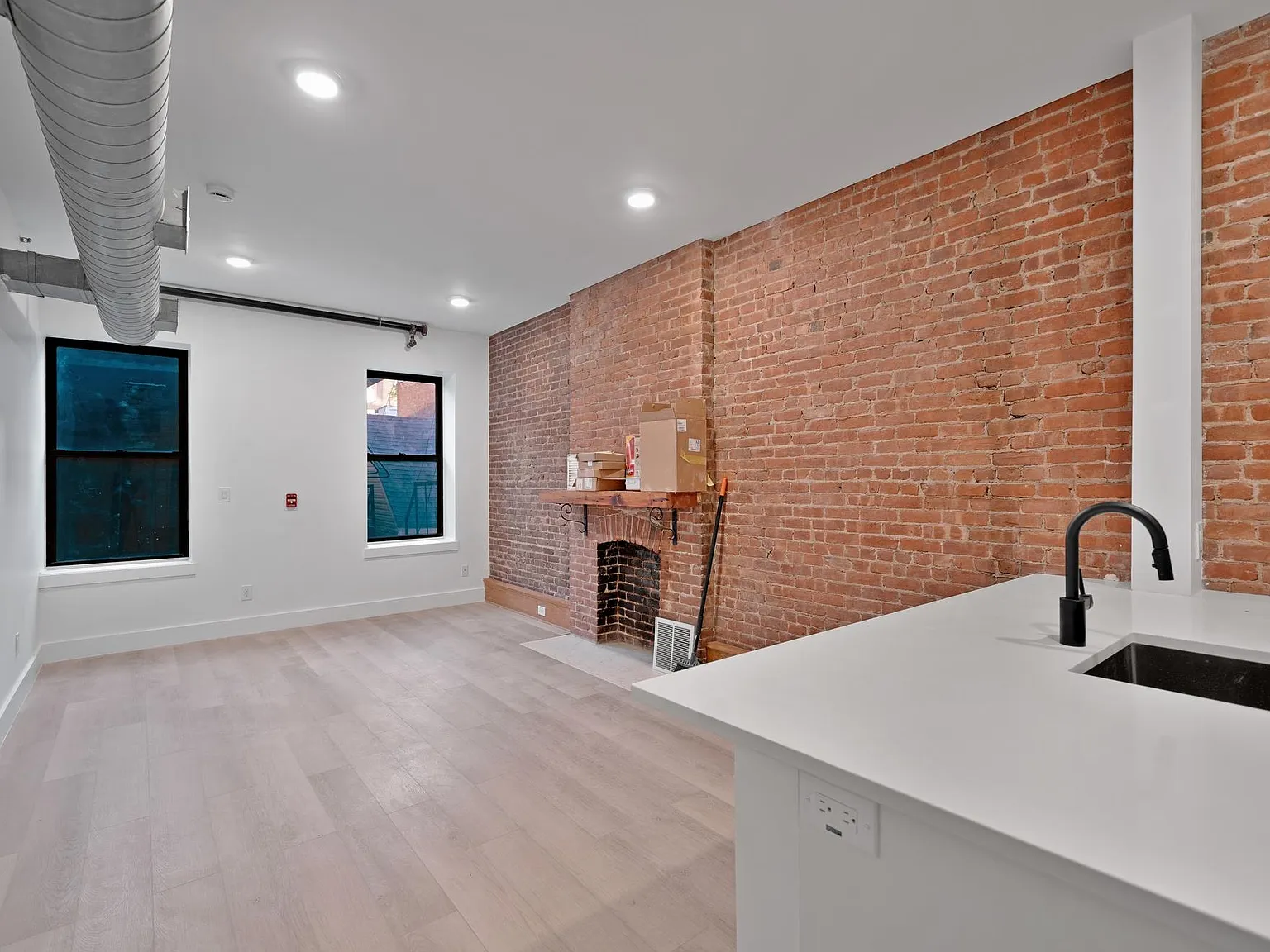 1 bed, 1.0 bath, $3,225 — Photo 2