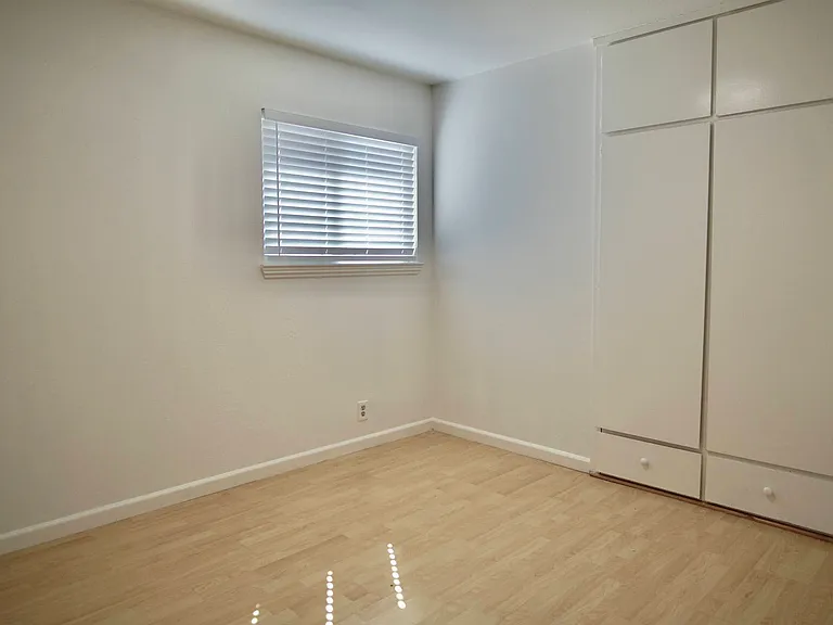 3001 Knights Bridge Rd — Photo 15