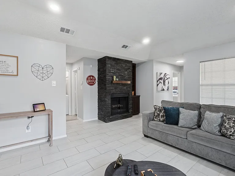 9780 Windy Ridge Rd — Photo 6