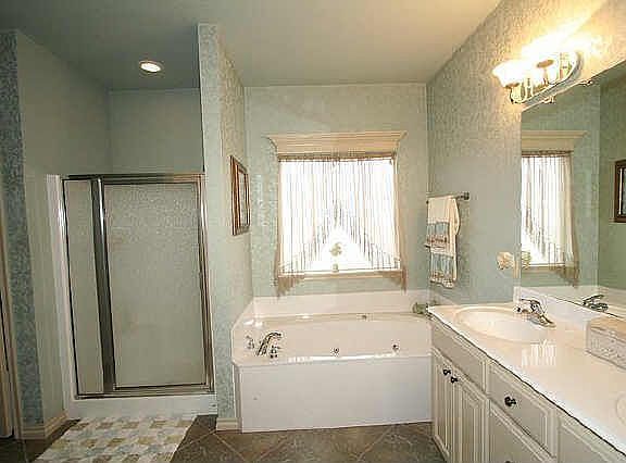 5th image of 12747 N 42nd Ave E