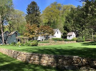 12 Wildwood Rd, Califon, NJ 07830