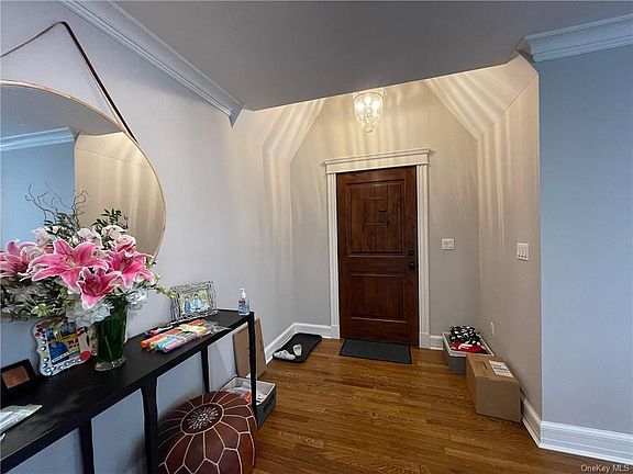2nd image of 428 Carroll Ave