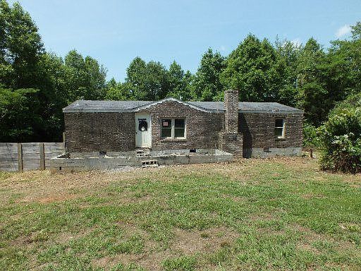 1st image of 302 Red Bud Dr