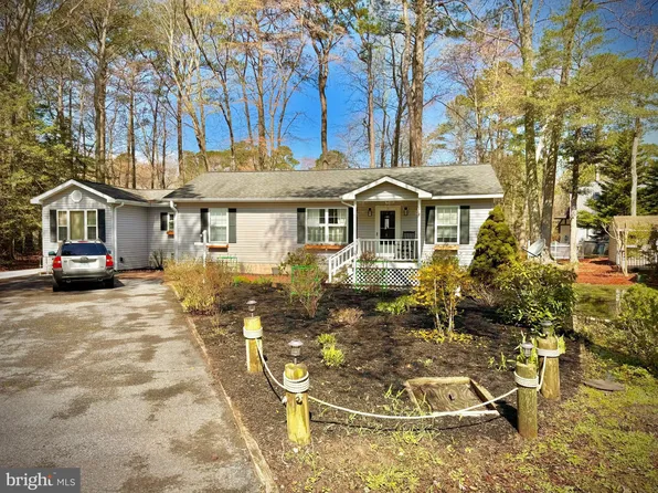 16 Catalpa Ln, Ocean Pines, MD 21811