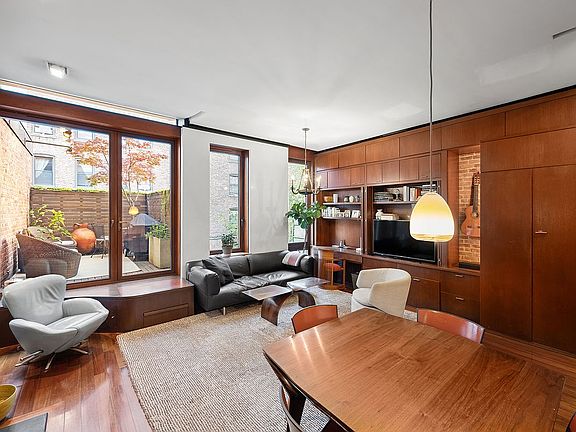 2nd image of 146 W 74th St APT 5
