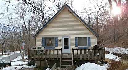 1st image of 19 Laurel Dr