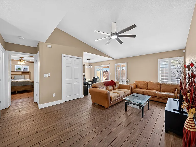 6717 Atwood Ave — Photo 18