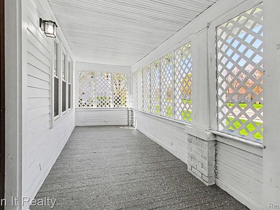 4th image of 6023 Wayne Rd