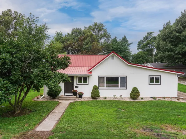 207 S High St, Ellsworth, IL 61737