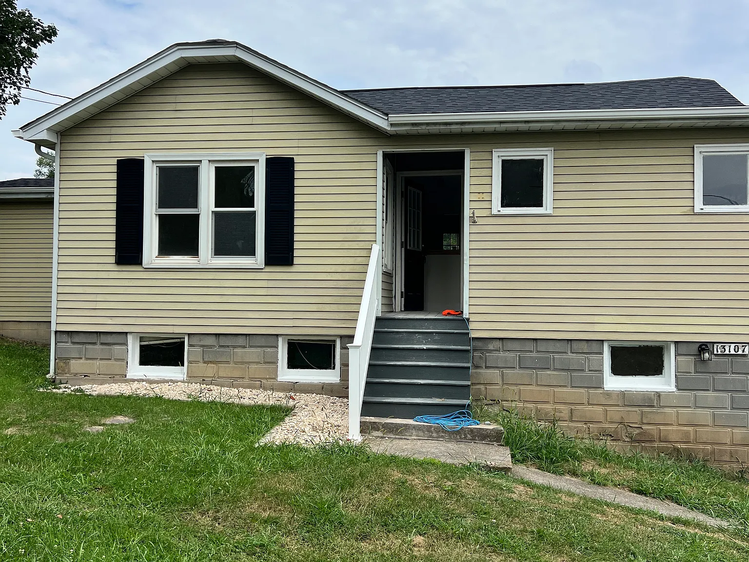 13107 Tina Ln NE — Photo 1