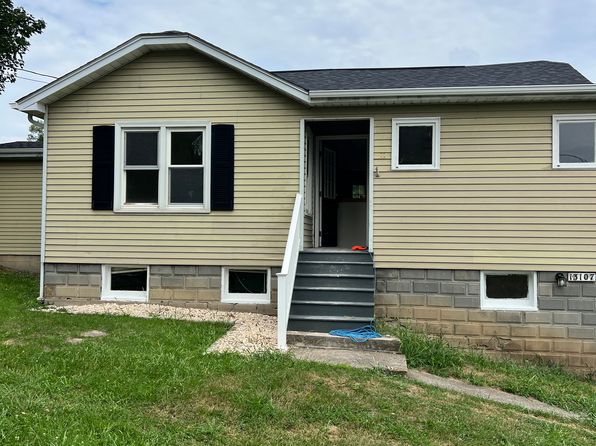 13107 Tina Ln NE