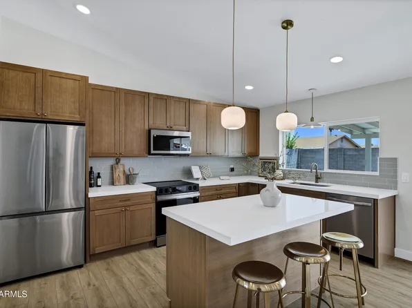 10901 W SELLS Drive, Phoenix, AZ 85037