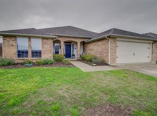1330 Columbia Dr, Midlothian, TX 76065