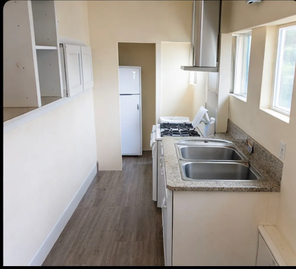 1246 E Weber Ave — Photo 2