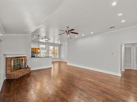 5th image of 1023 Port Boliver Dr