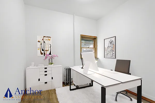 Rented by Anchor Associates | media 4